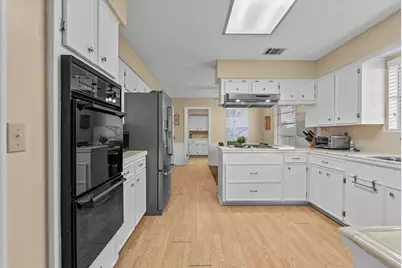 2823 Bayshore Drive, Bacliff, TX 77518 - Photo 23