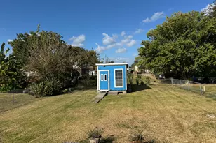 1116 6th St, San Leon, TX 77539 - Photo 15