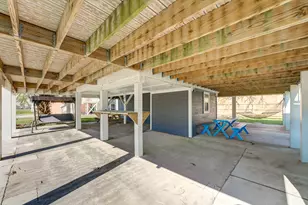 4211 Surf Dr, Galveston, TX 77554 - Photo 33