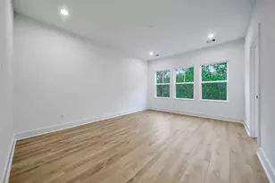 7625 Inwood Grv Ln, Houston, TX 77088 - Photo 23