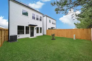 7625 Inwood Grv Ln, Houston, TX 77088 - Photo 37