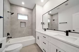 7625 Inwood Grv Ln, Houston, TX 77088 - Photo 33