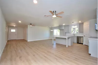 316 N Penn, Flatonia, TX 78941 - Photo 9