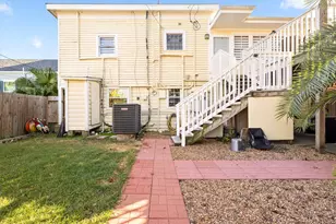 3216 Avenue N, Galveston, TX 77550 - Photo 47