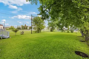 2714 Ball, Galveston, TX 77550 - Photo 5