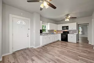 2714 Ball, Galveston, TX 77550 - Photo 9