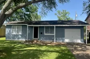1029 N Chenango St, Angleton, TX 77515 - Photo 1