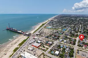 2520 Ave P 1/2, Galveston, TX 77550 - Photo 5