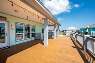 4414 Whaler Ln, Crystal Beach, TX 77650 - Photo 3