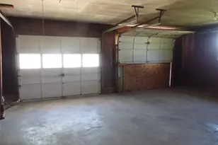 1102 W Main St, Brenham, TX 77833 - Photo 23