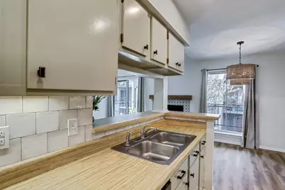 700 Thicket Lane #1004, Houston, TX 77079 - Photo 5