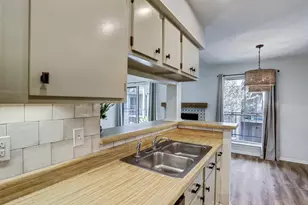 700 Thicket Ln, Houston, TX 77079 - Photo 5