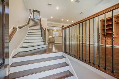 1374 Lake Pointe Parkway, Sugar Land, TX 77478 - Photo 5