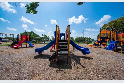 1707 W 7th Street, Freeport, TX 77541 - Photo 25