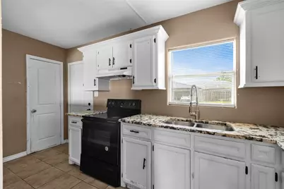 1707 W 7th Street, Freeport, TX 77541 - Photo 9