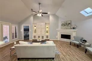 8027 Oakwood Garden St, Houston, TX 77040 - Photo 11