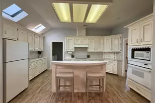 8027 Oakwood Garden St, Houston, TX 77040 - Photo 9