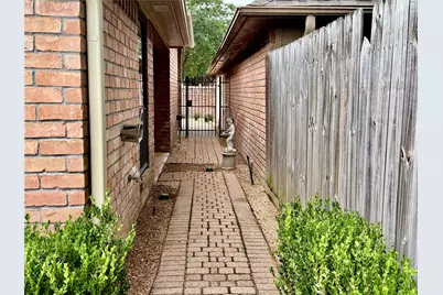 8027 Oakwood Garden Street, Houston, TX 77040 - Photo 5