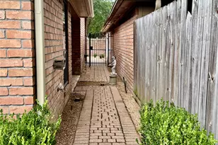 8027 Oakwood Garden St, Houston, TX 77040 - Photo 5