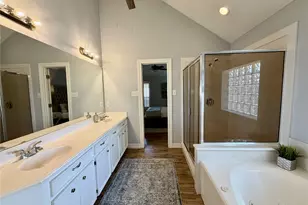 8027 Oakwood Garden St, Houston, TX 77040 - Photo 19