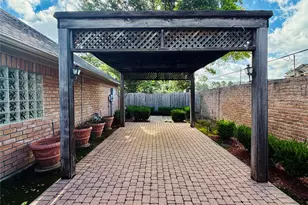 8027 Oakwood Garden St, Houston, TX 77040 - Photo 27
