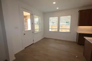 12111 Upper Mdws Ave, Mont Belvieu, TX 77535 - Photo 5