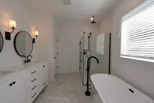 12111 Upper Mdws Ave, Mont Belvieu, TX 77535 - Photo 7