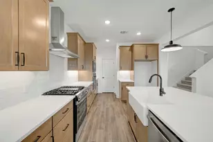 12111 Upper Mdws Ave, Mont Belvieu, TX 77535 - Photo 15