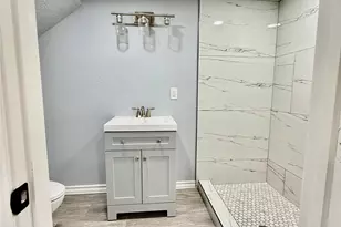 300 Dunnam B Ave, Cleveland, TX 77327 - Photo 5