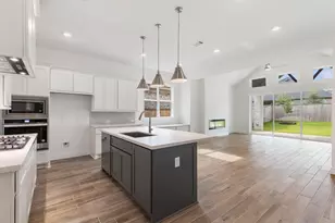 8011 Fenway Hts Dr, The Woodlands, TX 77389 - Photo 11