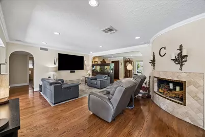 1638 Imperial Crown Drive, Houston, TX 77043 - Photo 19