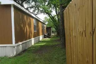 1220 8th St, Huntsville, TX 77320 - Photo 13