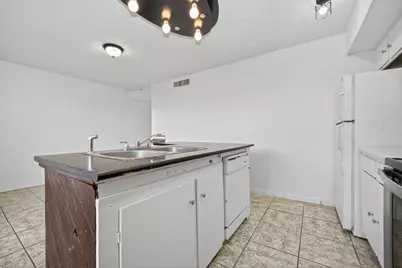 781 Country Place Drive #2004, Houston, TX 77079 - Photo 7