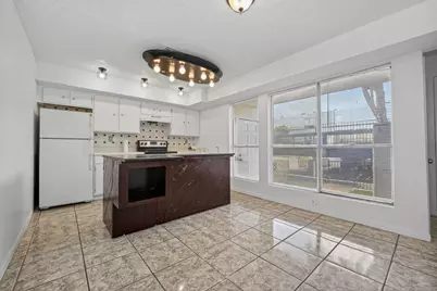 781 Country Place Drive #2004, Houston, TX 77079 - Photo 3