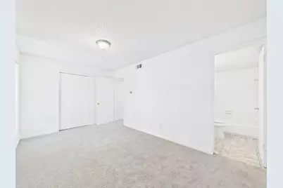 781 Country Place Drive #2004, Houston, TX 77079 - Photo 21