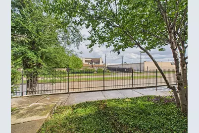 781 Country Place Drive #2004, Houston, TX 77079 - Photo 31