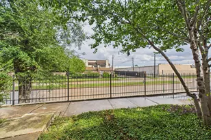 781 Country Pl Dr, Houston, TX 77079 - Photo 31