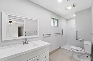 8511 Hornwood Dr, Houston, TX 77036 - Photo 17