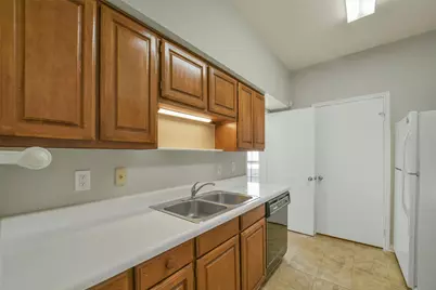2400 N Braeswood Boulevard #213, Houston, TX 77030 - Photo 9