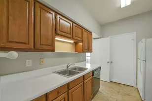 2400 N Braeswood Blvd, Houston, TX 77030 - Photo 9