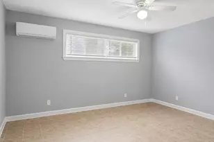 1204 St Joseph St, Houston, TX 77023 - Photo 9