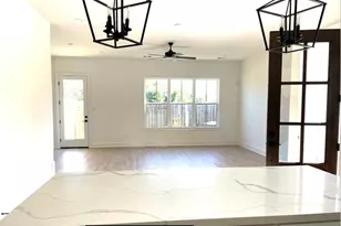 6404 Highland Pine Ln, Houston, TX 77091 - Photo 11