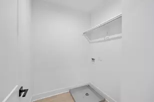 6404 Highland Pine Ln, Houston, TX 77091 - Photo 9