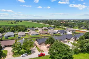 9122 Kostelnik St, Needville, TX 77461 - Photo 3