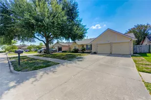 5711 Weeping Willow Rd, Houston, TX 77092 - Photo 3