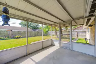 5711 Weeping Willow Rd, Houston, TX 77092 - Photo 23