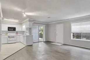 8710 Ilona Ln, Houston, TX 77025 - Photo 9