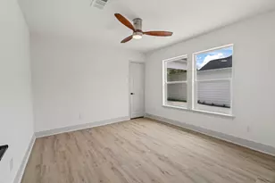1009 Genova St, Houston, TX 77009 - Photo 25