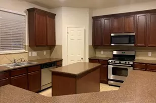 4005 E Timber Cut Ct, Pearland, TX 77584 - Photo 3