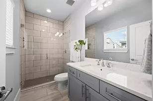 1565 W 22nd St, Houston, TX 77008 - Photo 21